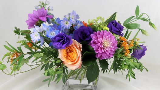 Seasonal Centerpiece  |  Toronto's best florist Periwinkle Flowers